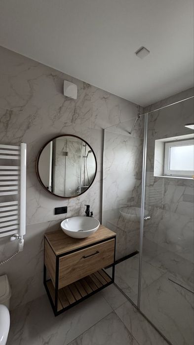 Сучасний таунхаус з ремонтом та меблями і великою ділянкою Крихівці