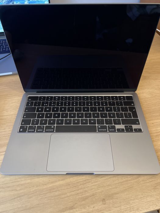 MacBook Air M2.
