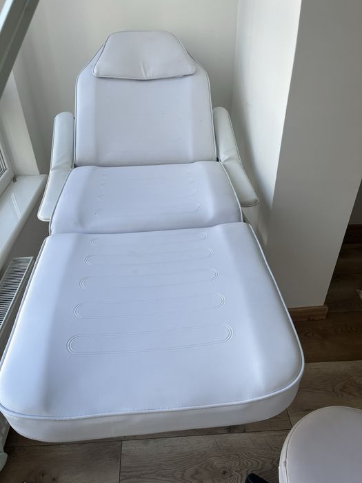 Кушетка, Косметологічна кушетка лежак