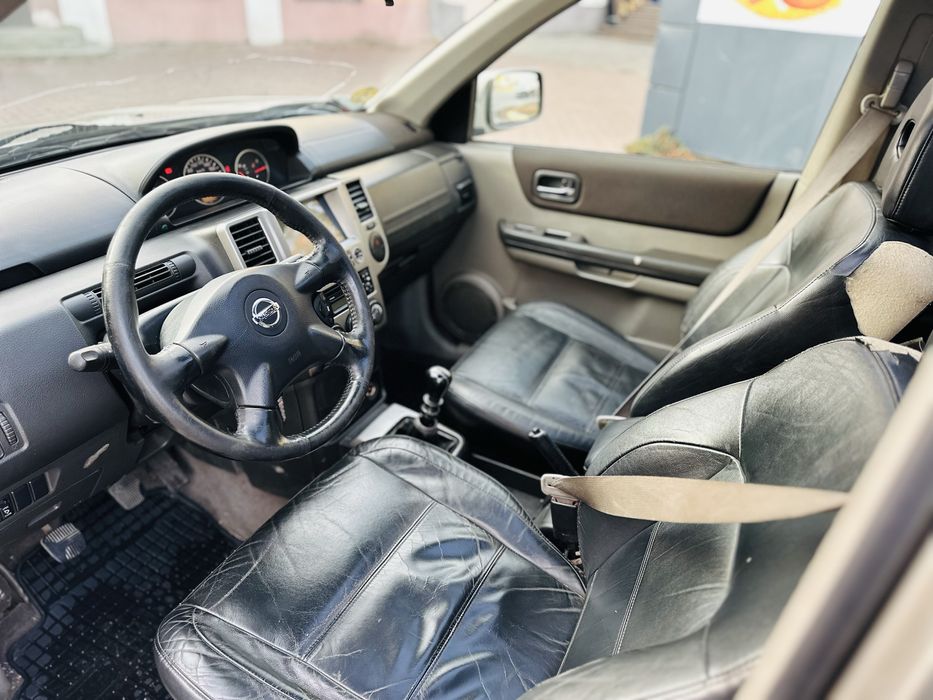 Продам Nissan X-Trail 2.2 дизель на боевом ходу !