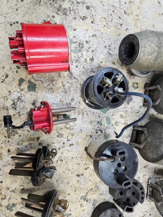 Gniazda 400 V 32 A 16 A siła retro aluminiowe