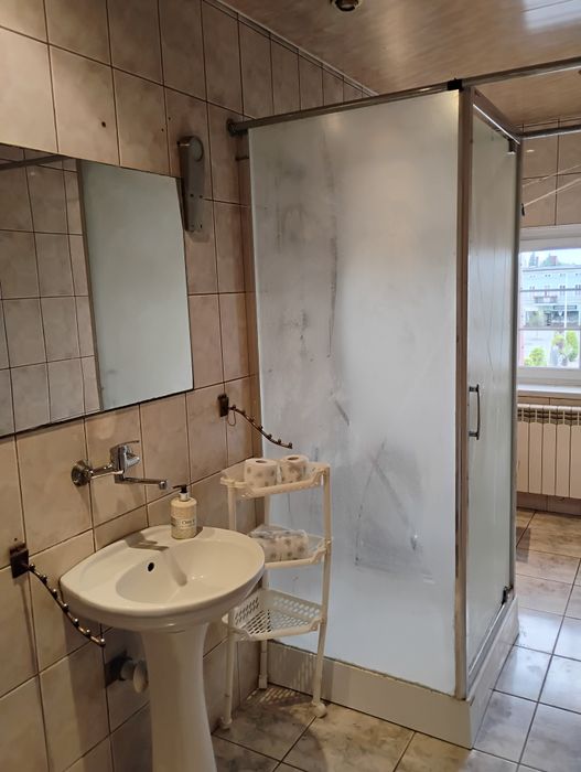 Wynajmę Mieszkania Noclegi Pokoje Pracownicze Parking Gostyń 35zł