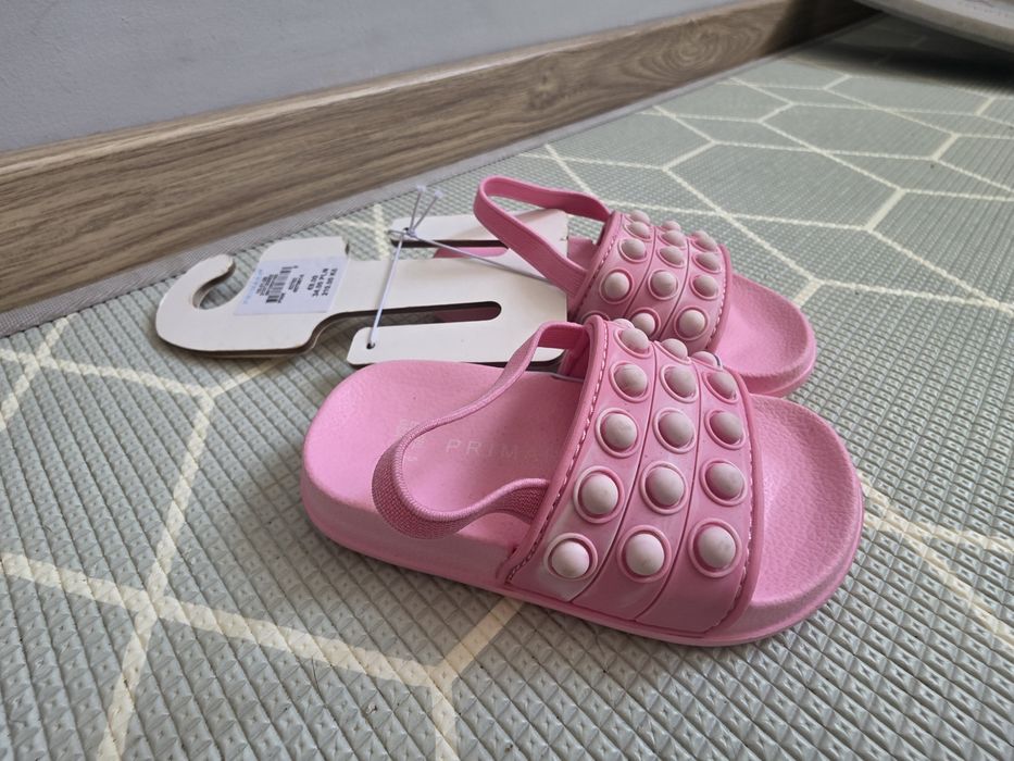 Nowe klapki dziecięce r22