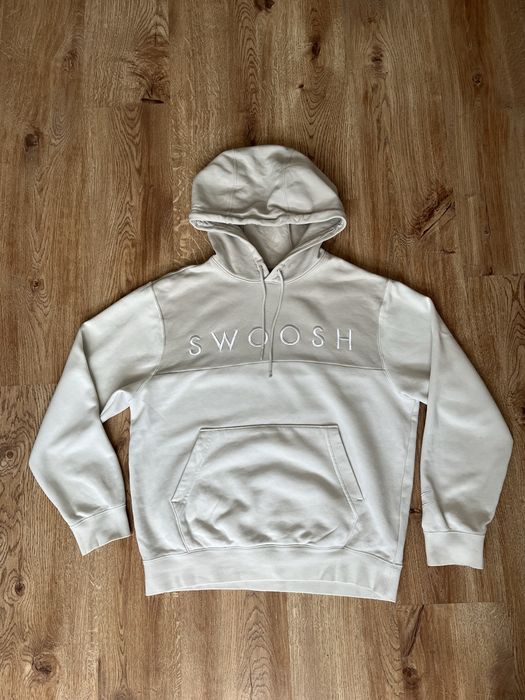 Kremowa bluza Nike Swoosh
