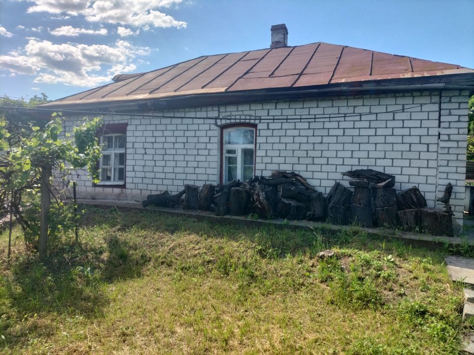 Продаж будинку в Крюкові