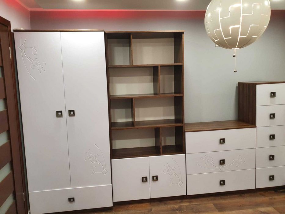 Meble dziecięce, młodzieżowe, zestaw 5 elementów, szafa, półki, komoda