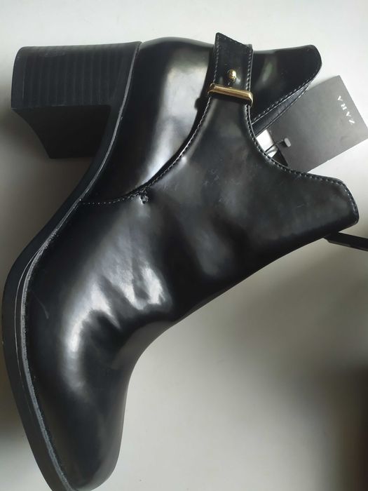 Продам ботинки женские ZARA