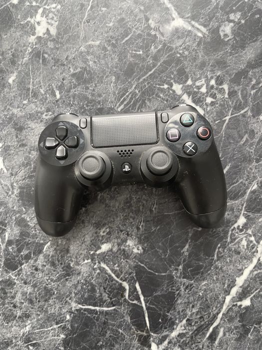 Оригінальний Джойстик б/у ps4 в гарному стані+зарядка