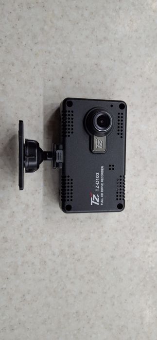 Зеркало заднего вида с экраном и регистратор