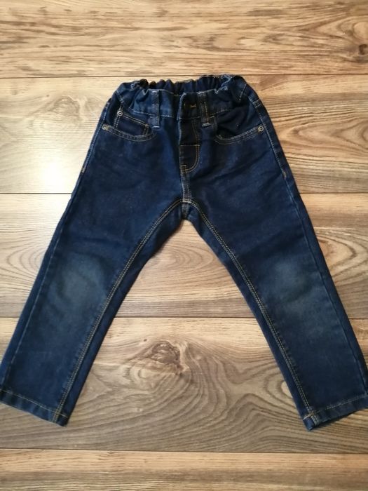 Zestaw, komplet, spodnie jeansowe, sweter szary elegancki r. 98