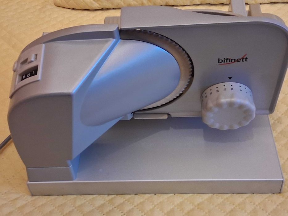 Cortadora/fiambreira universal doméstica KH 150 Diva, da Bifinett