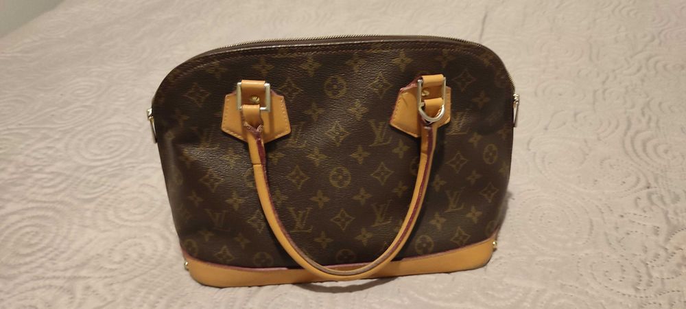 torebka kuferek z emblematem Louis Vuitton