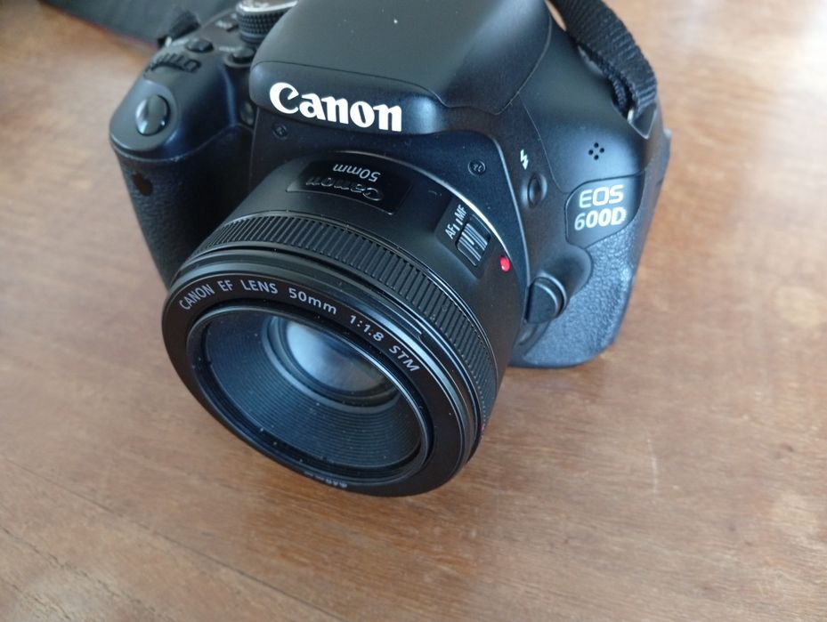 Canon 600D com lente 50mm 1.8