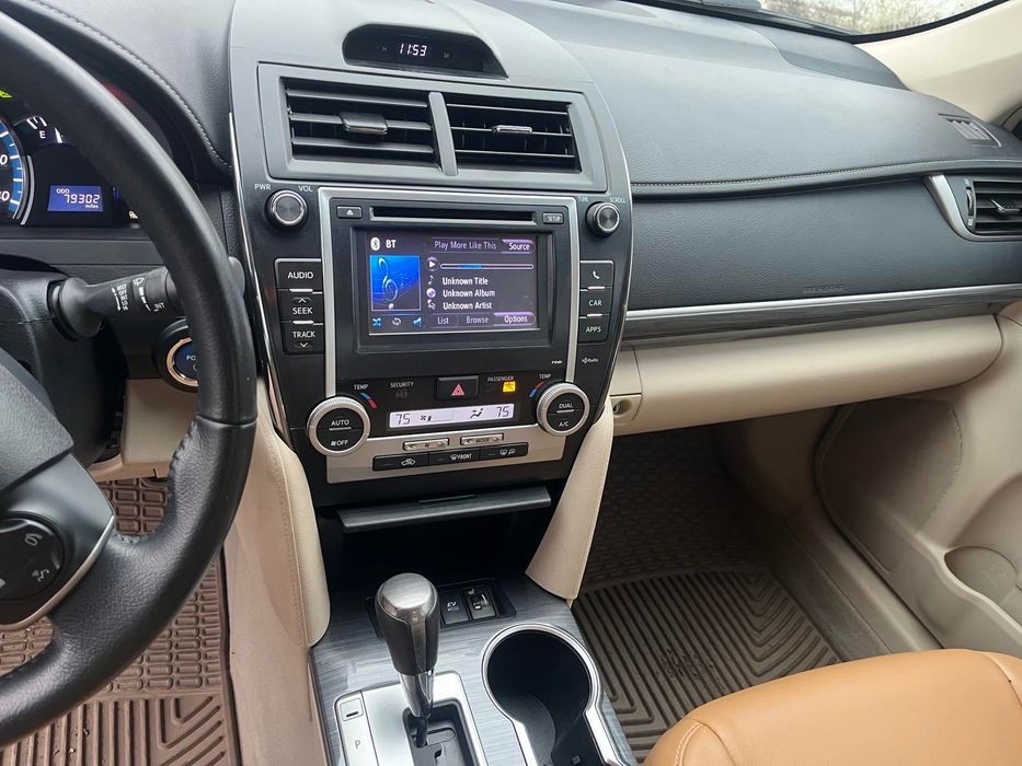 Toyota Camry 50 hibrid