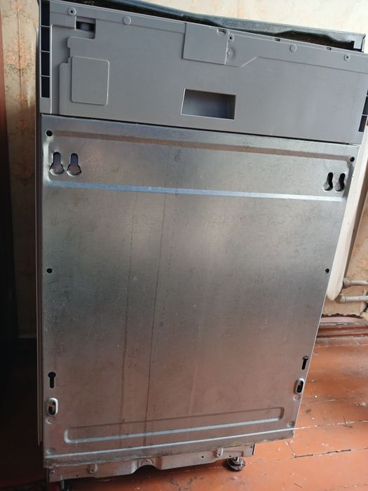 Посудомийна машина вбудована на запчастини