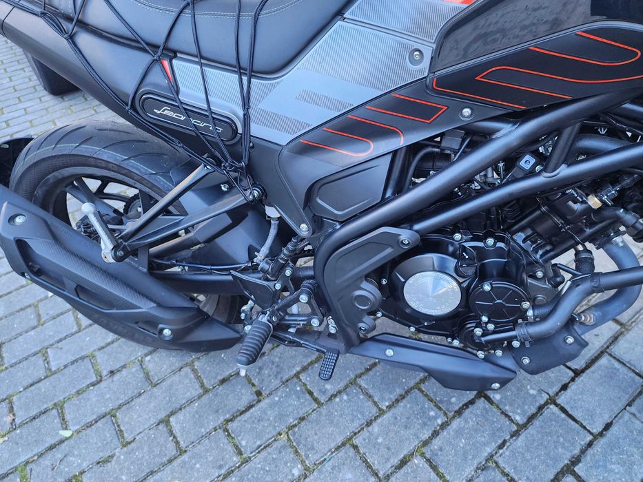 Mota Benelli Leoncino 125