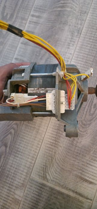 Продам электродвигатель на стиралку
