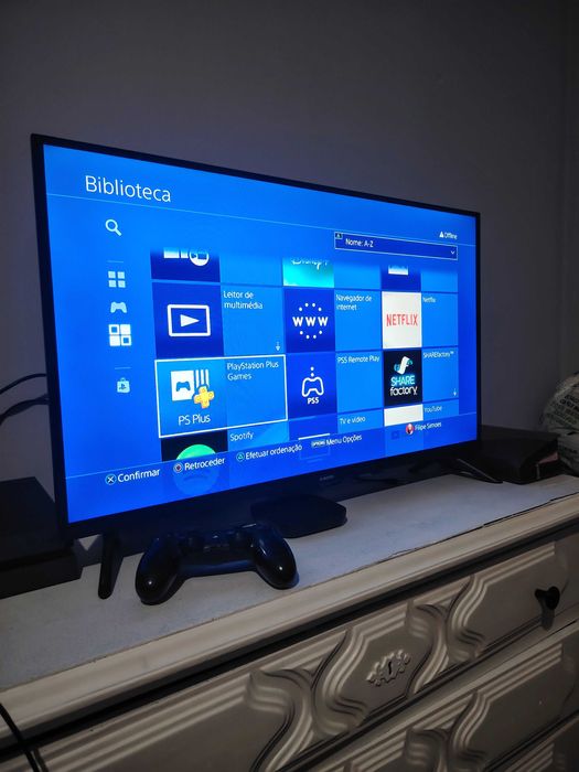PlayStation 4 (500GB)