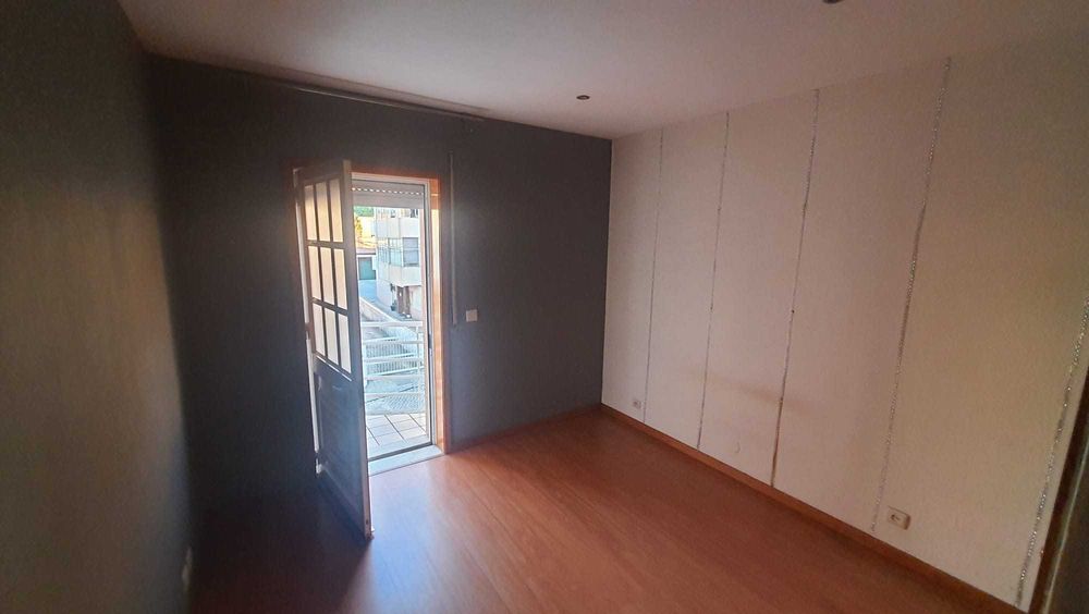 ALUGO T1 com Garagem perto do Metro de Santo Ovídio