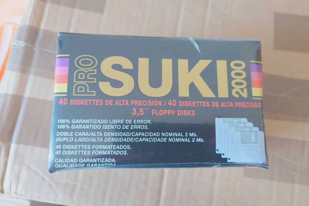 Caixa selada com 40 diskettes 3.5” de 2Mb