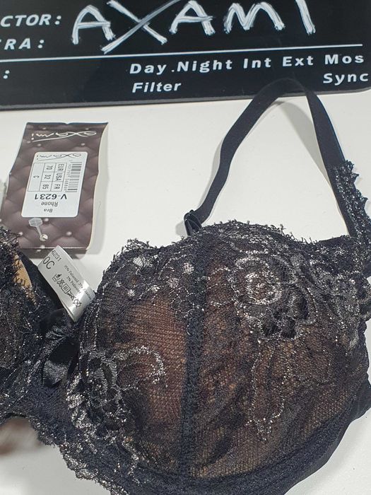 Czarny biustonosze ze srebrnym połyskującym wzorem r. 70c