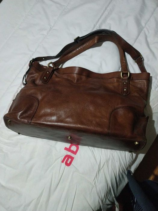 Mala grande, toda em pele, castanha, da marca ABRO