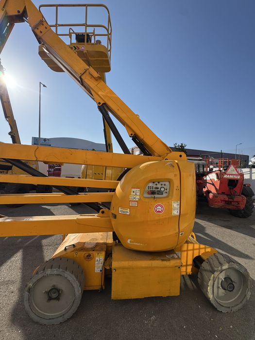 Plataforma elevatoria Articulada eletrica 15mt Usada