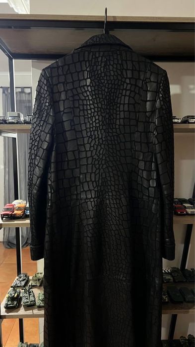 Продам  нове стильне шкіряне пальто