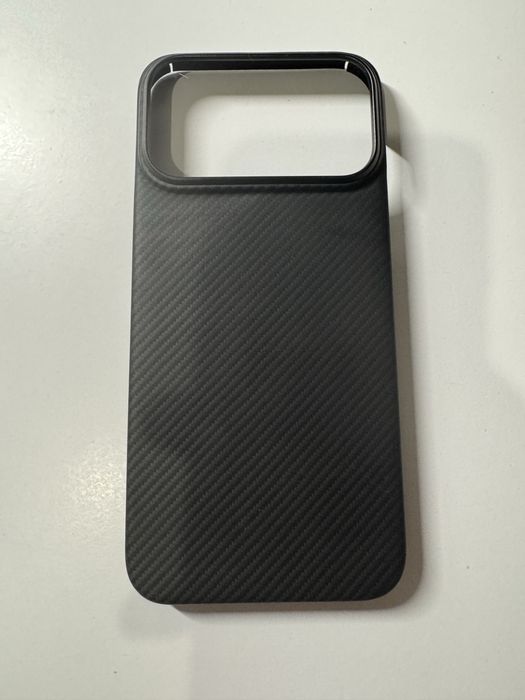 Чехол  Proove Carbon Black на 18 Pro Max/17 Pro Max