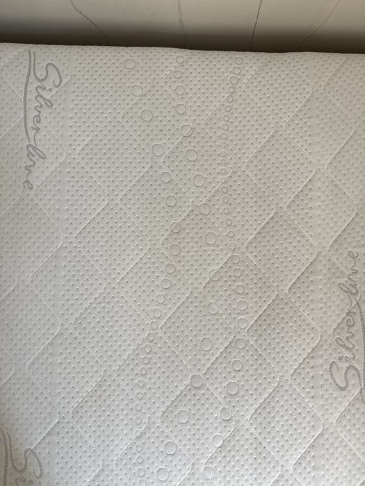 Materac jednoosobowy jysk sprężynowy  90/200