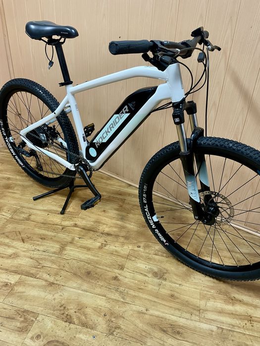 Bicicleta elétrica rockrider st100