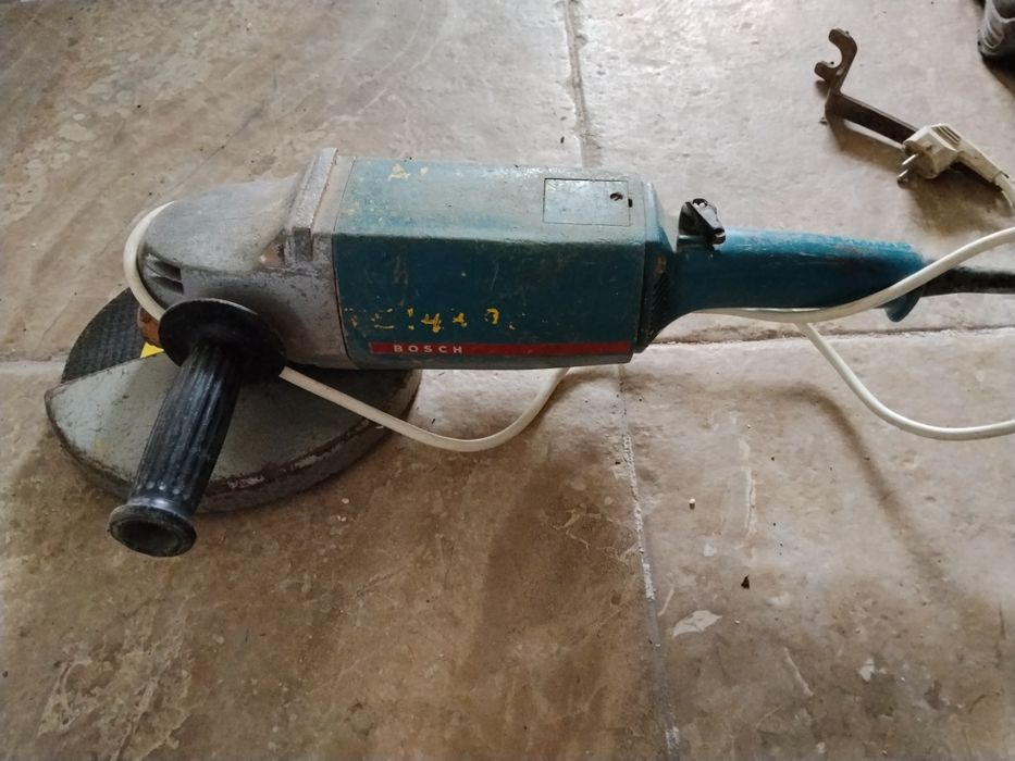 Rebarbadora grande bosch