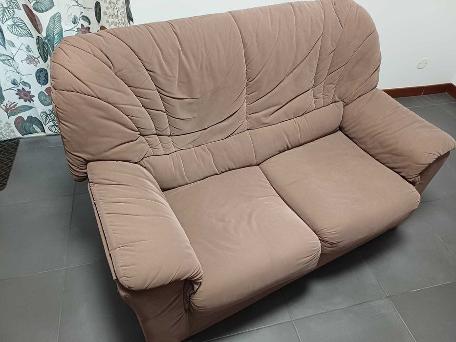 Sofa dois lugares em bom estado