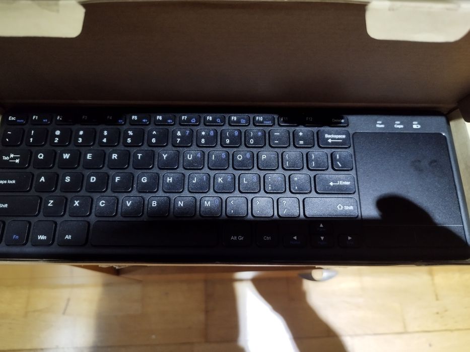 Vendo teclado sem fios novo