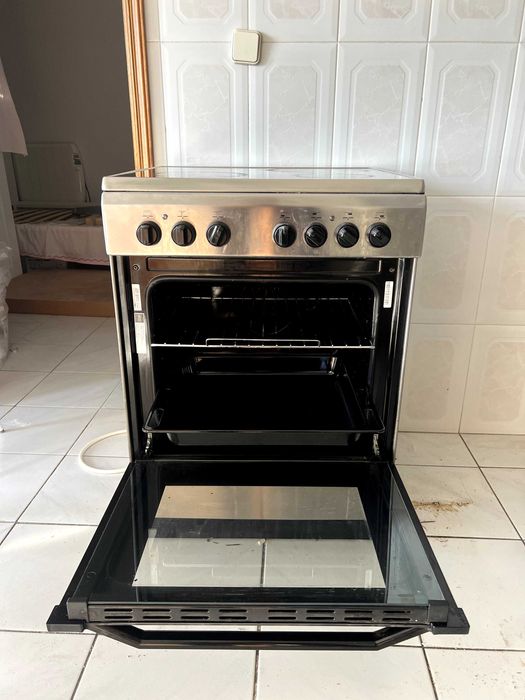 Fogão elétrico com placa de indução