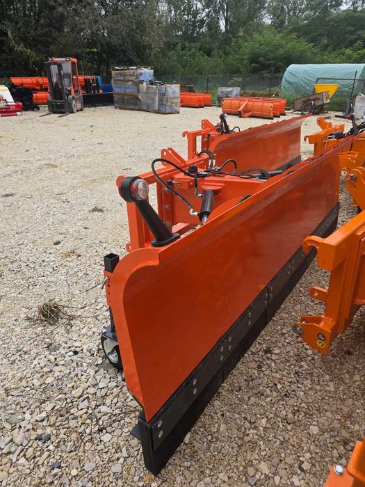 Pług komunalny prosty Metal-Technik 2,6-3,0m  hydrauliczny euro tuz