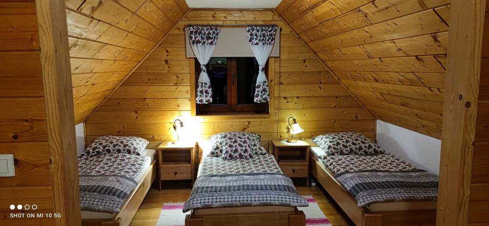Domek w górach z tarasem widokowym.  Beskid Żywiecki.  Rajcza