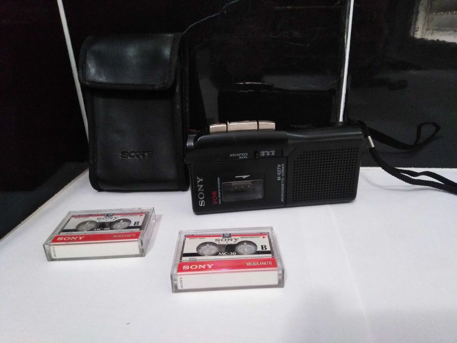 Gravador Sony M-627V com bolsa Sony e 2 cassetes Sony.