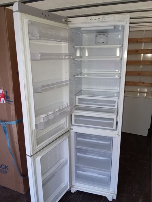 Hotpoint Ariston холодильник 2 метра rs910