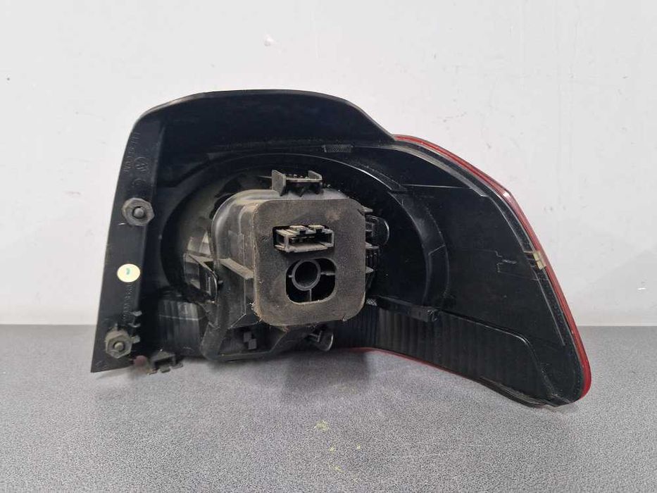 Volkswagen Golf VI 5D HB 08-13r. Lampa Lewy Tył