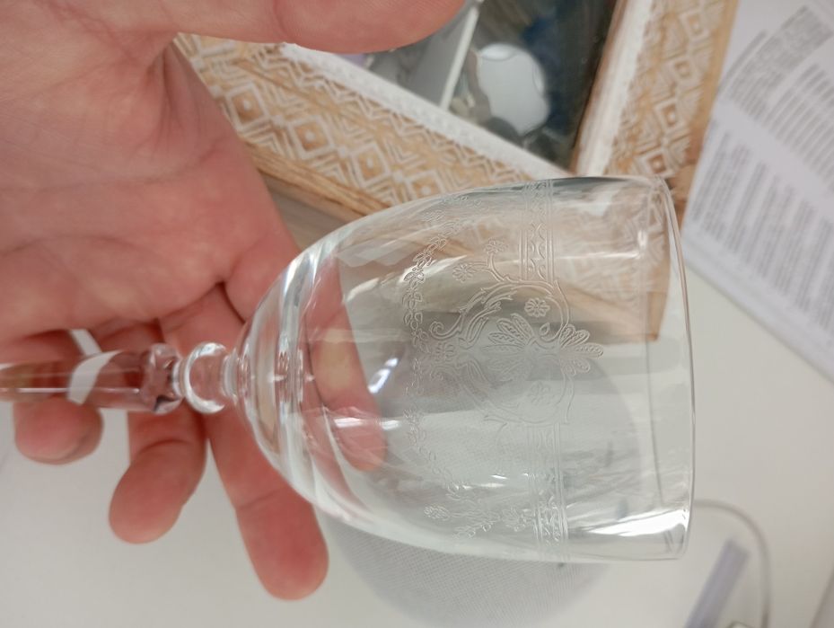 Vendo 58 copos de cristal