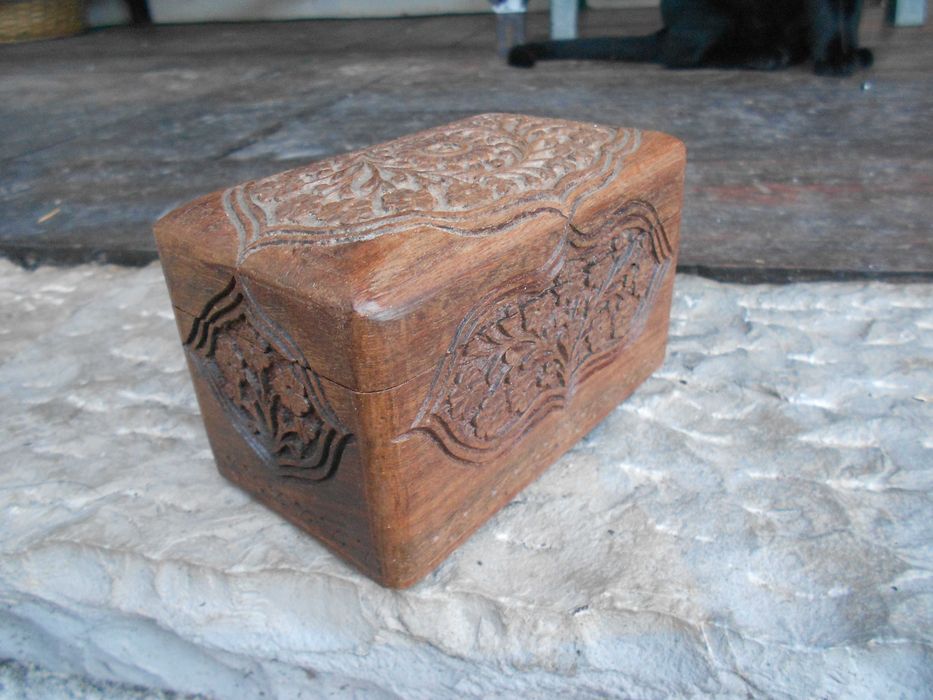 Caixa antiga madeira nobre trabalhada jogo cartas decoraçao