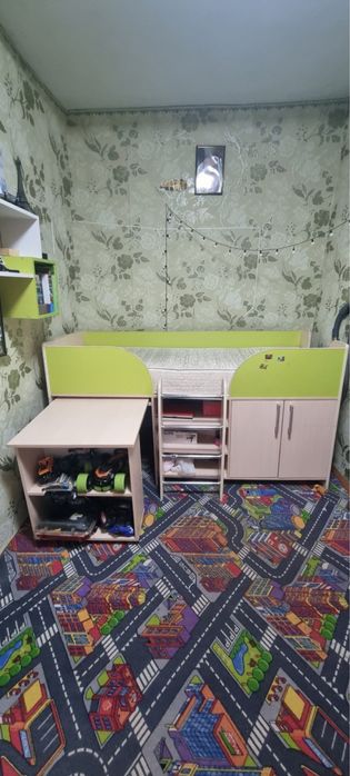 Ліжко дитяче зі столом