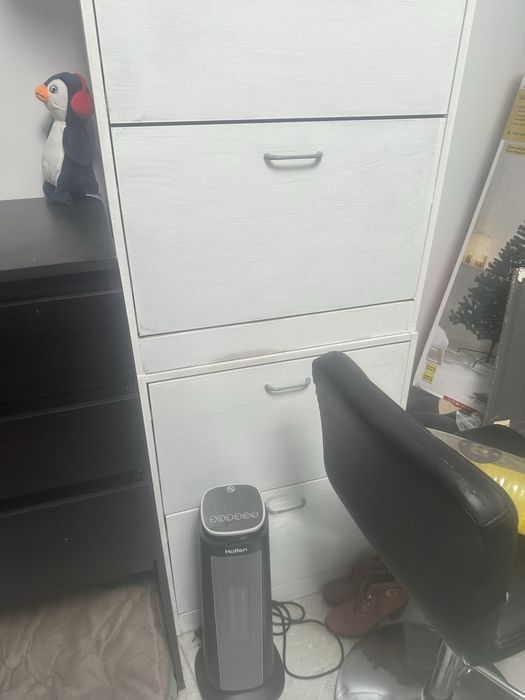 Varios moveis e 2 moveis giratorios