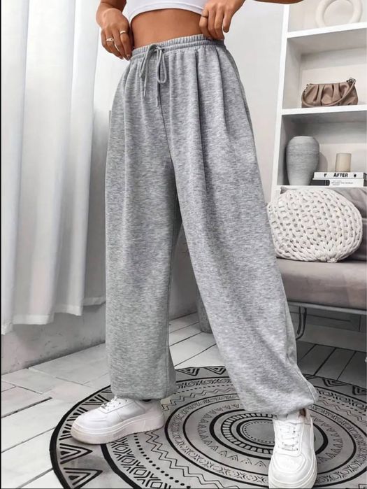 Одяг , сукні , худі , костюм теплий, штани , пальто , жіночий одяг