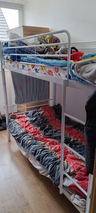 Łóżko piętrowe metalowe