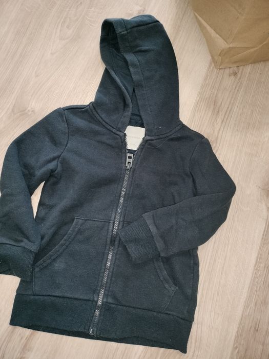 Bluza z kapturem na zamek