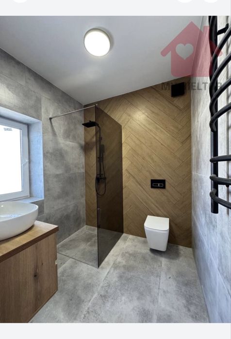 Продаж дуплекса з гаражем