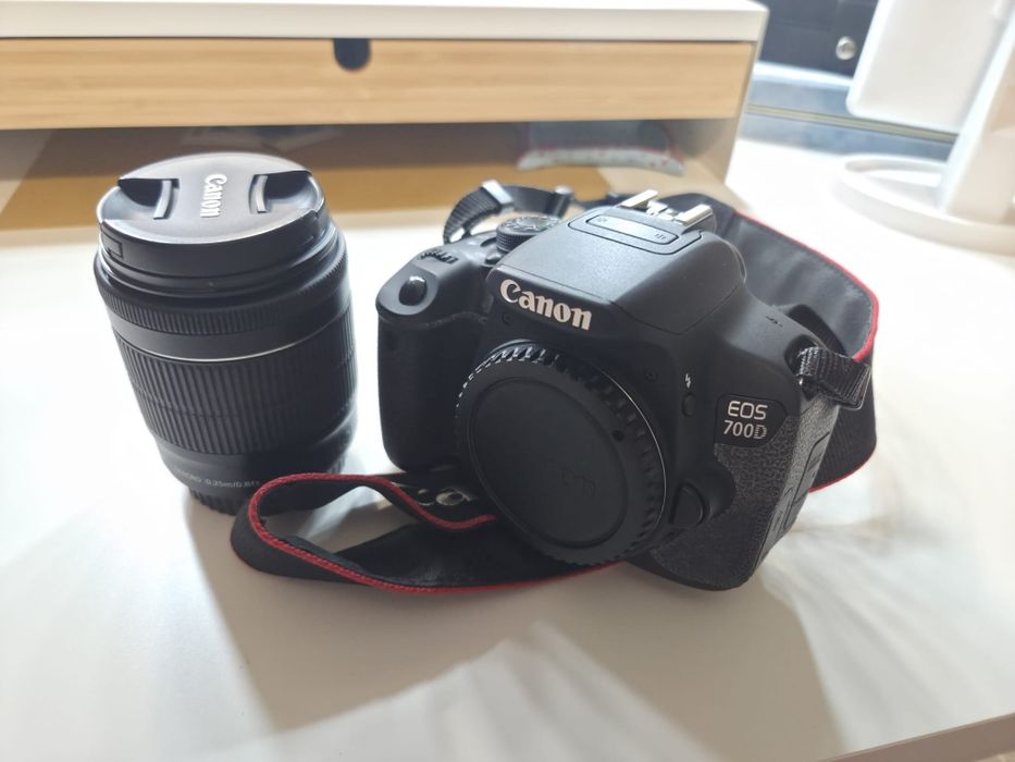 Vendo Canon EOS700D + Acessórios