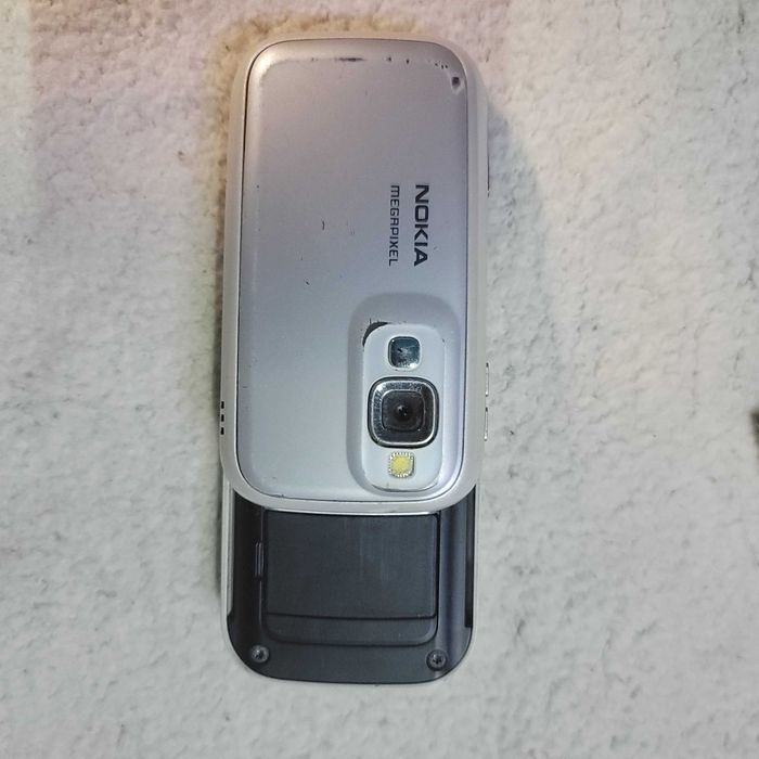 Телефон Nokia 6111,слайдер с заряд,sharp,акам хор